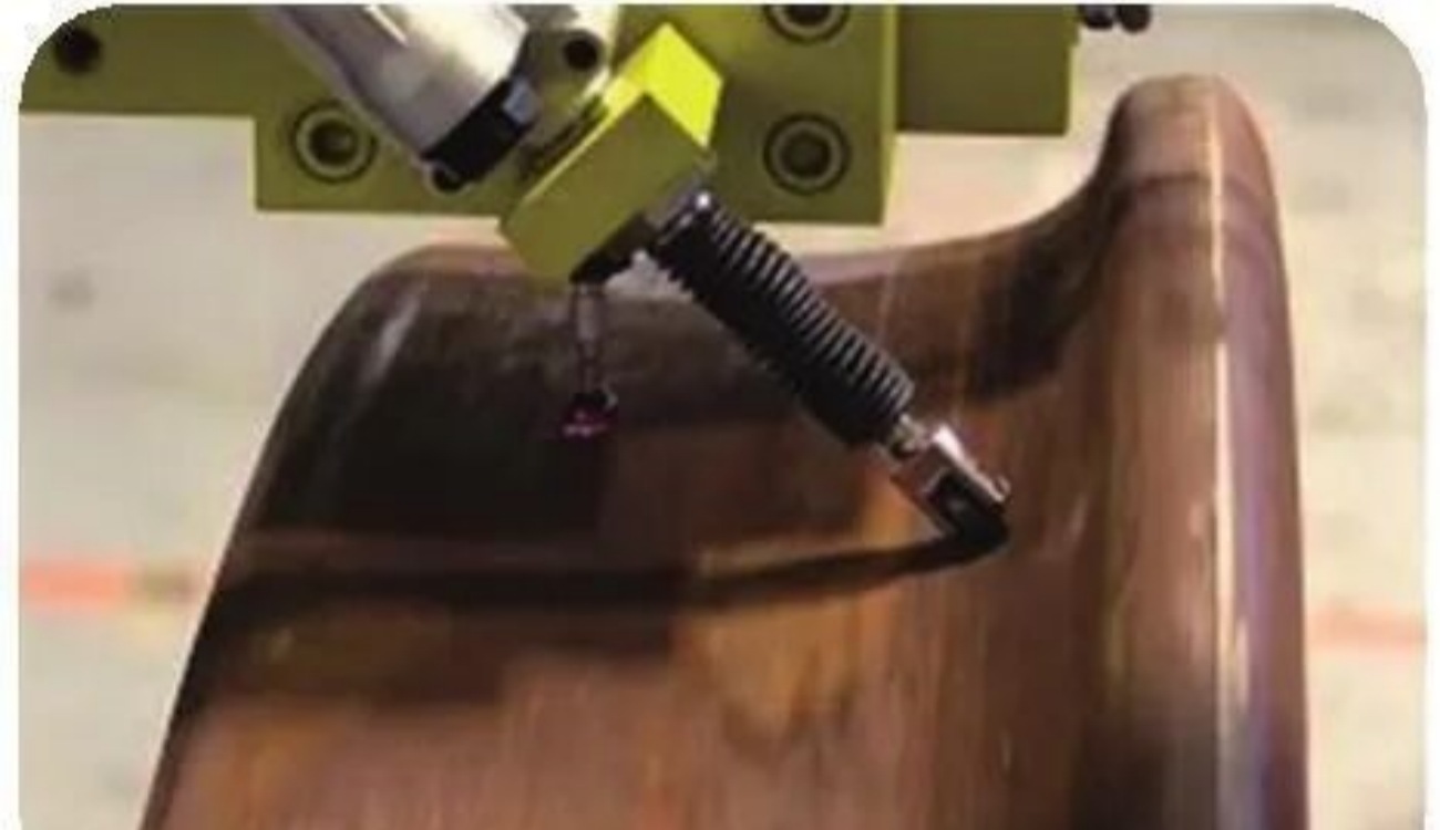 Il battistrada delle ruote del treno ha un profilo conico.